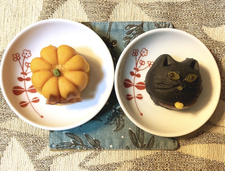 2024 ハロウィン お座り 猫さん オーダー用（店内の紹介やイベントを 