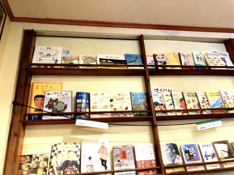 ブンブン紅茶店　店内（2025年）